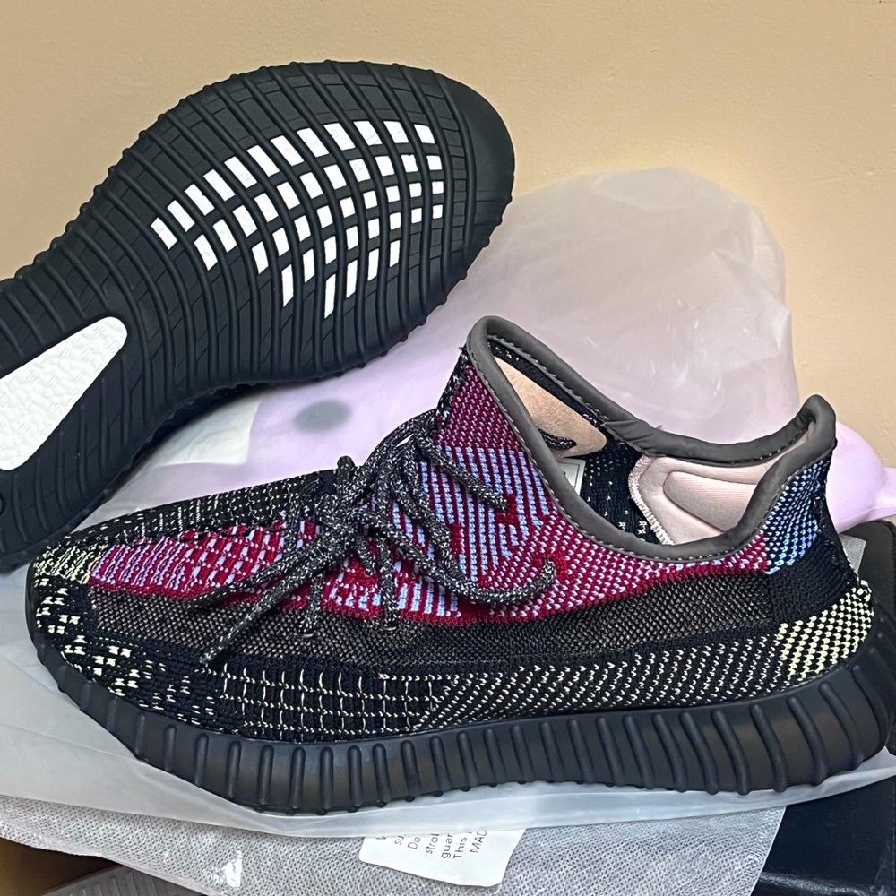 NWT Boost350 Mens 10.5 in Multicolour Purple/Blk